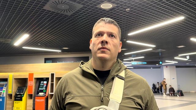 Sloba Radanović, aerodrom