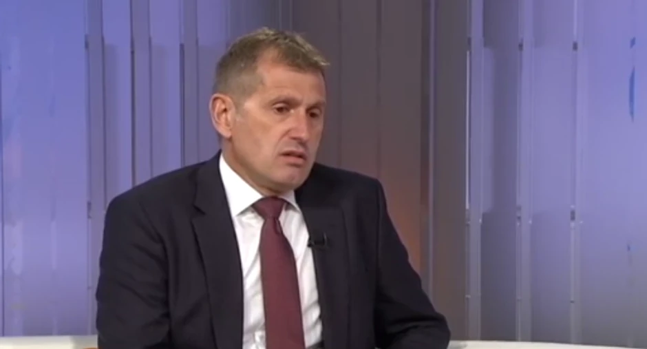 Direktor policije Vladimir Rebić smatra da zbog velike aktivnosti policije, "češljanja" terena i zaustavljanja vozila, otmičari nisu ni stigli da stupe u kontakt sa članovima porodice.