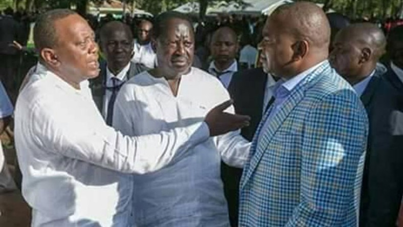 Richard Echesa (right) with ODM leader Raila Odinga and President Uhuru Kenyatta during a past event