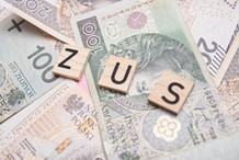 654,48 zł miesięcznie z ZUS. Bez względu na wiek i zarobki. Dla kogo?