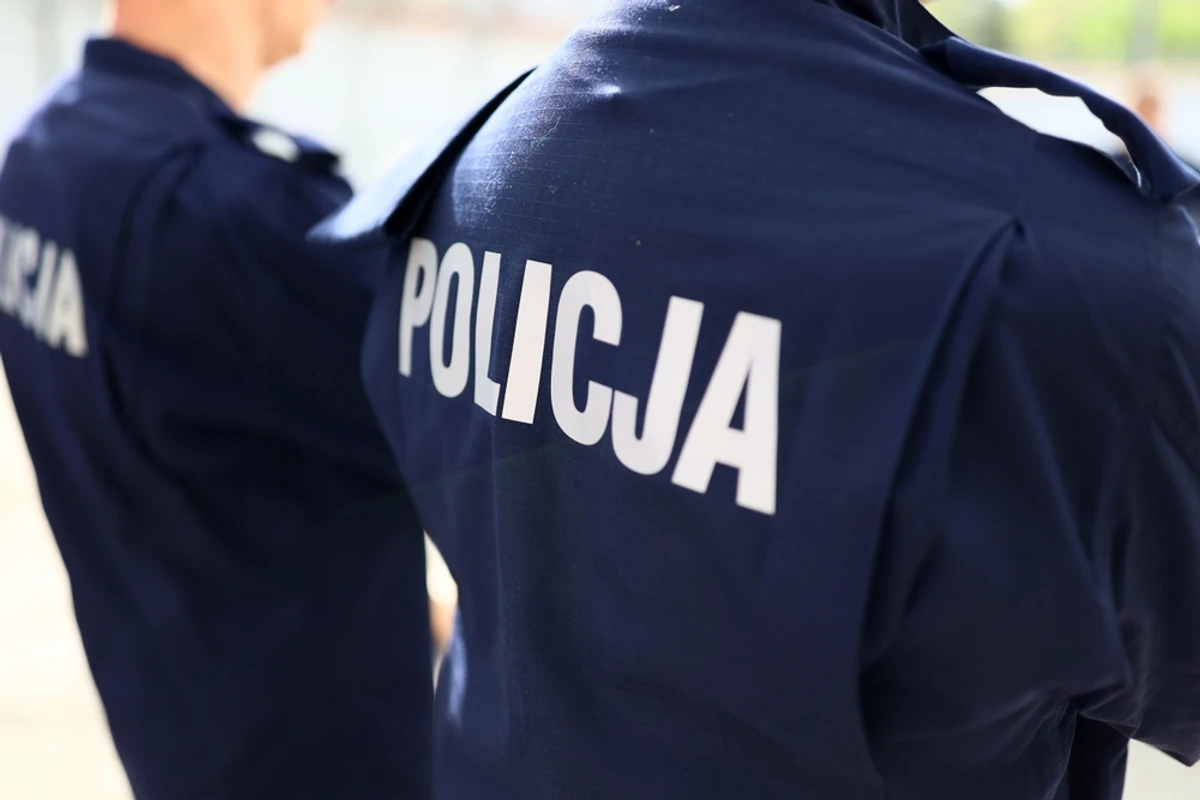 Samochód wjechał pod pociąg w Rudzienicach. Dwie osoby nie żyją