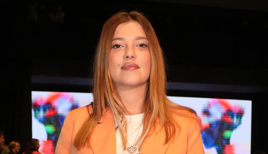 Kija Kockar objavila slike sa dečkom, on je drži za ruku: "Zaklela sam se na vernost"