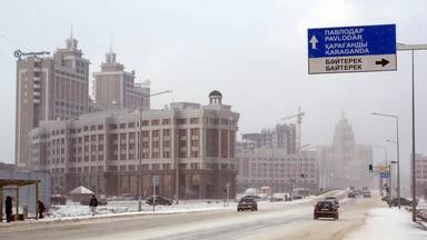Intensywne opady śniegu odcięły stolicę Kazachstanu od reszty kraju