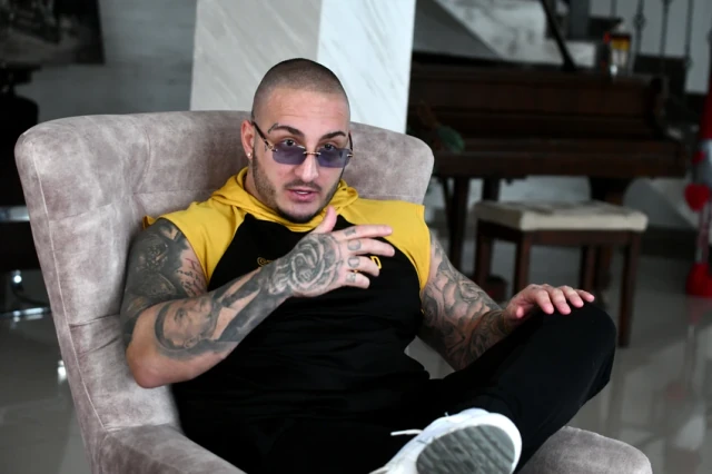Muzičar prvi put o poremećaju sa kojim se nosi godinama: "Izašao sam iz kreveta i prošao kroz vrata!"
