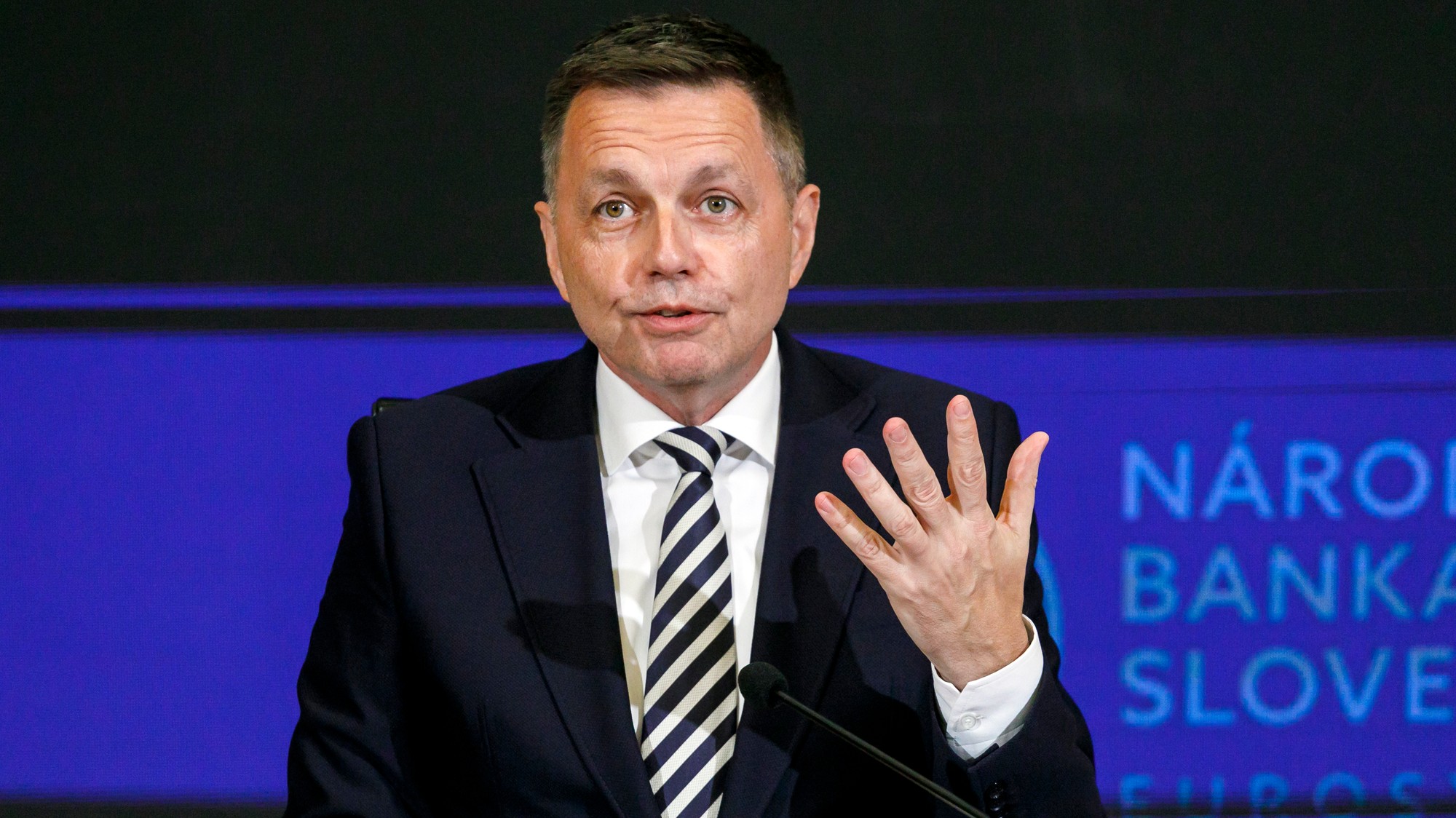 Guvernér Národnej banky Slovenska (NBS) Peter Kažimír.