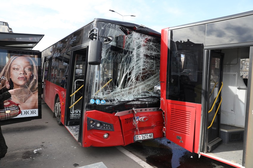 Sudar dva autobusa na Novom Beogradu 