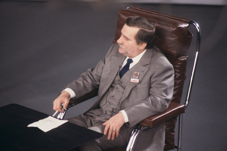 Lech Wałęsa podczas debaty (1988)