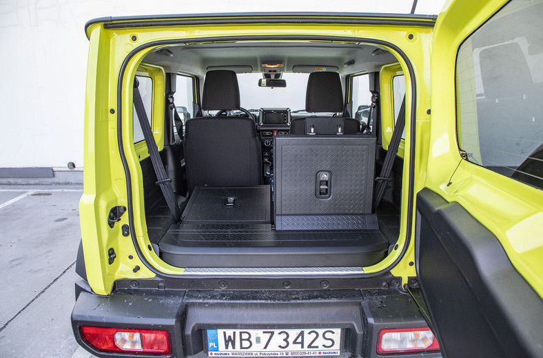 Suzuki Jimny 1.5 VVT 4AT - jego żywioł to teren