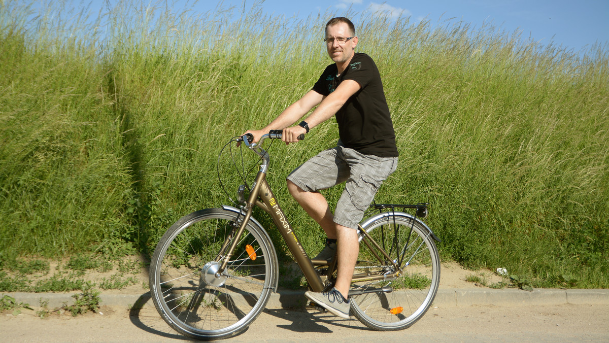 Olsztyński rajca SLD Krzysztof Kacprzycki założył firmę, której celem jest stworzenie sieci rowerów, podobnej do tych, które funkcją w wielu dużych miastach. Ma ona być jednak o tyle unikatowa, że jako jedyna w kraju będzie oferowała przejażdżki rowerami elektrycznymi. Na początek ma funkcjonować w Olsztynie i okolicach, a później być może również w innych częściach kraju.