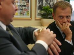 Donald Tusk testuje... Lecha Kaczyńskiego
