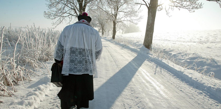 Nie przyjęli księdza po kolędzie. Dostali "wezwanie do zapłaty"