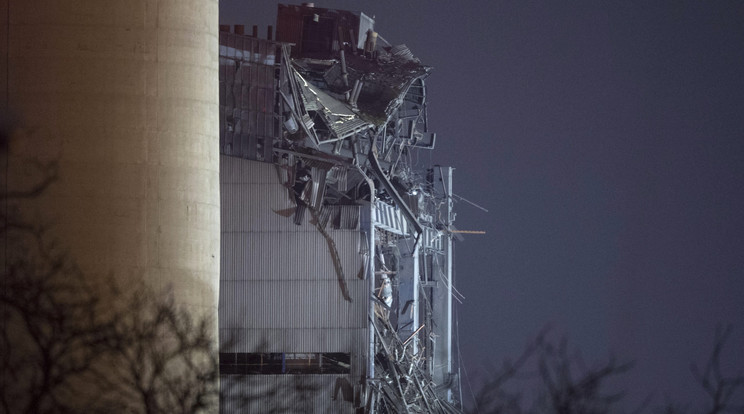 Felrobbant egy erőmű Oxfordshireben / Fotó: MTI