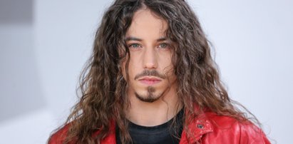 Michał Szpak w żałobie. Odeszła jego bliska przyjaciółka