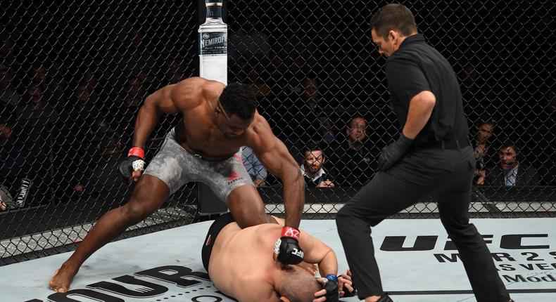 Francis Ngannou KO