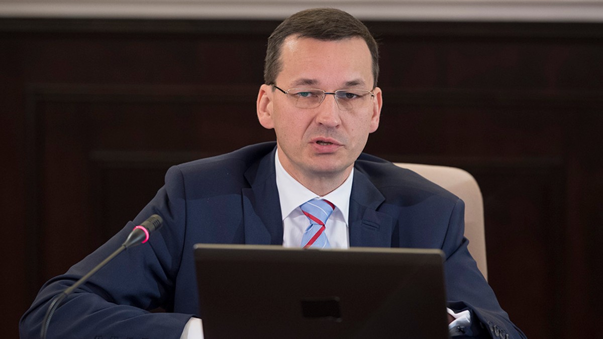 W ciągu 3-4 miesięcy przedstawimy propozycję integracji PIT ze składkami na ZUS i ochronę zdrowia – zapowiada wicepremier, minister rozwoju Mateusz Morawiecki. Według niego to rozwiązanie byłoby dużym uproszczeniem dla przedsiębiorców i przełożyłoby się też na lepszą ściągalność podatków.