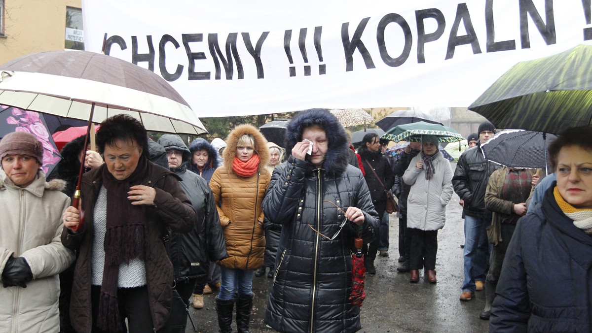 W Śląskim Urzędzie Wojewódzkim w Katowicach rozpoczęło się potkanie delegacji rządowej z przedstawicielami górniczych związków zawodowych, poświęcone planowi naprawczemu dla Kompanii Węglowej (KW).