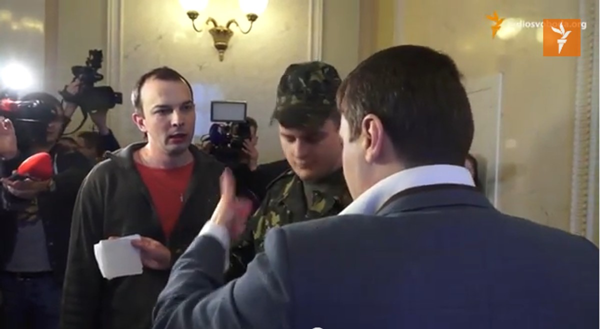 Bójka w ukraińskim parlamencie 