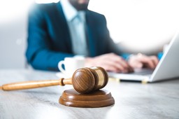 Częściowe odcovidowienie sądów. Sejm pracuje nad zmianami w KPC