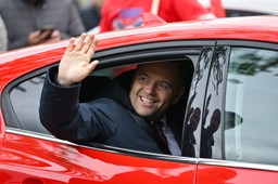 Oświadczenie majątkowe Karola Nawrockiego. Czarnek mówi o 120 tys. zł za kawalerkę