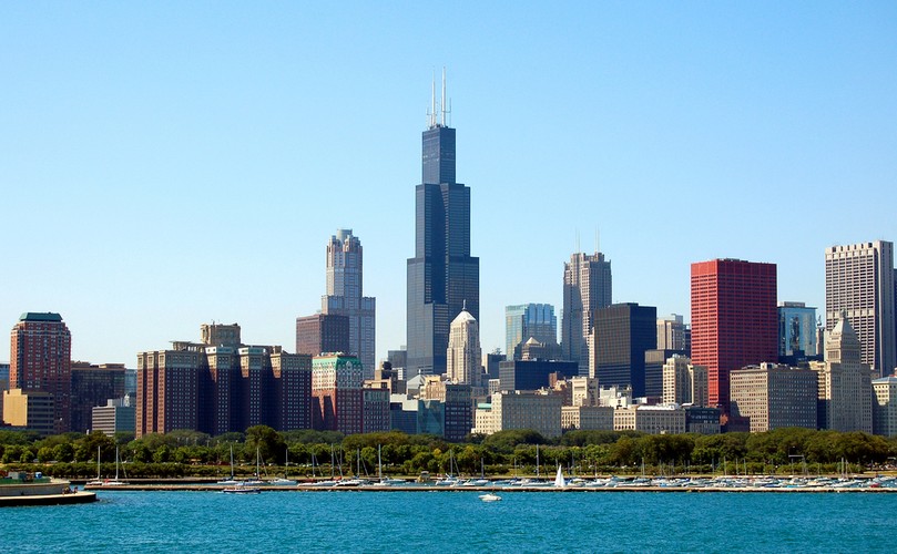 Willis Tower w Chicago. Jego wysokość to 442 metry.