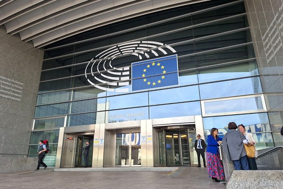 Umro bivši predsednik Evropskog Parlamenta Klaus Henš