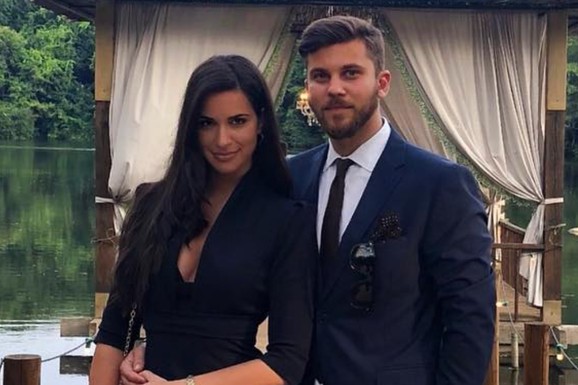 ZUBAR UKRAO SRCE DRAGANE KOSJERINE Voditeljka sa mužem putuje uzduž i popreko - oglasila se sa Jadrana, opuštanje NA BRODU: "Dopada mi se kako me Bojan tretira" (FOTO)