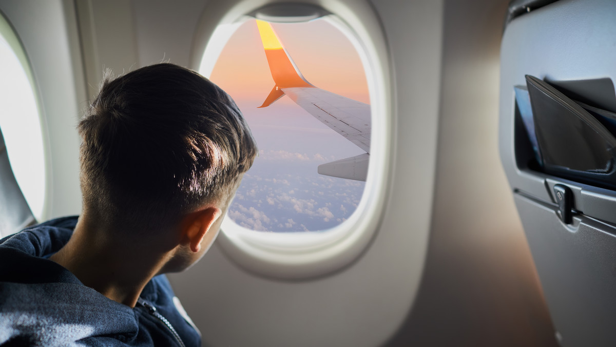 Boisz się latać samolotem? Koniecznie przeczytaj listę "relaksujących porad"
