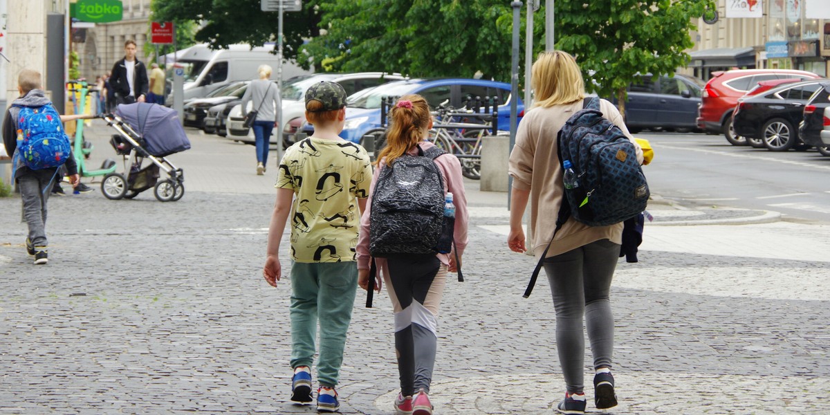 Na wyprawkę szkolną rodzice mogą otrzymać od państwa 300 zł.