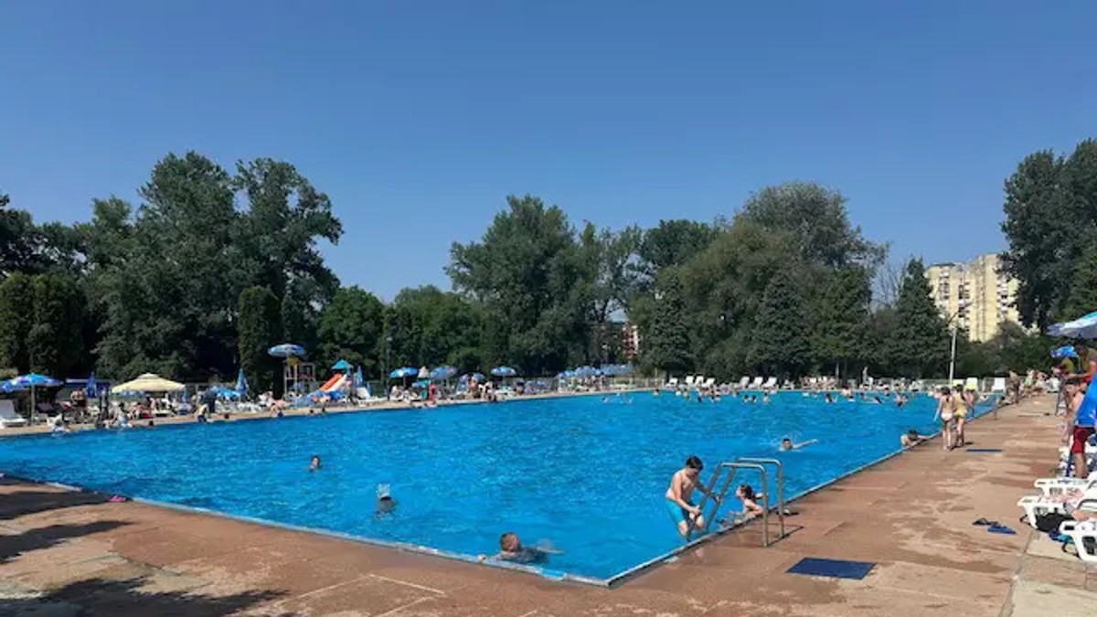 Otvorena sezona kupanja na gradskim bazenima u Čačku