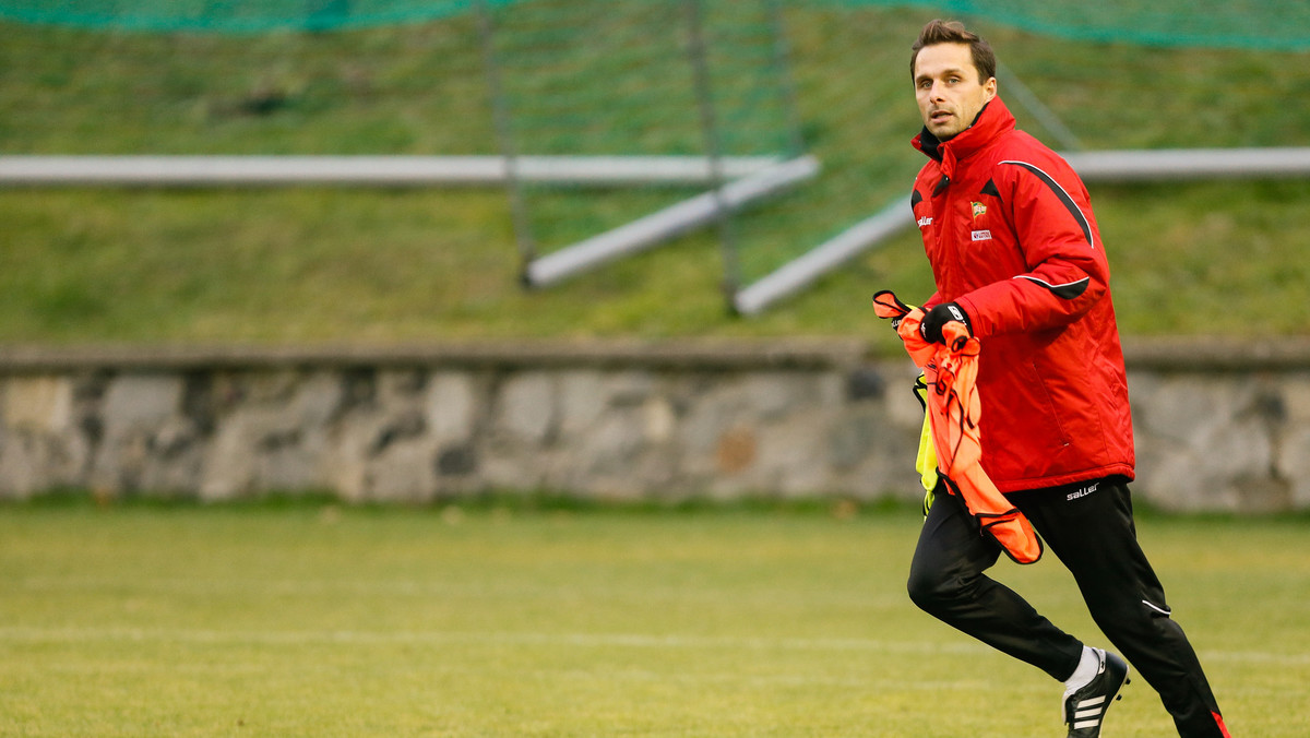 Dawid Banaczek, który w przeszłości występował m.in. w rezerwach Bayernu Monachium, IFK Norrkoeping, Widzewie Łódź, Amice Wronki, Zagłębiu Lubin i Sigmie Ołomuniec, został nowym trenerem Lechii Gdańsk. Wychowanek tego klubu zastąpił zwolnionego Thomasa von Heesena.