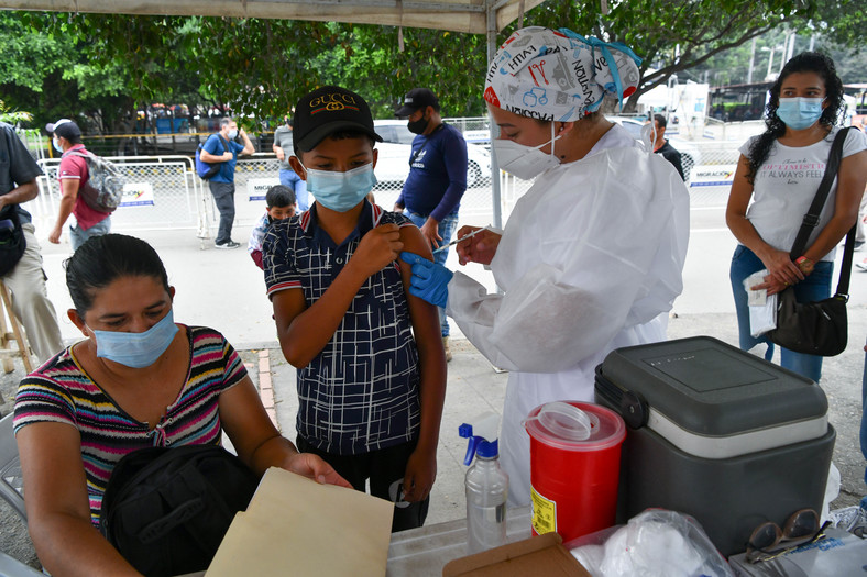 Szczepienie przeciw COVID-19 w mieście Cucuta w Kolumbii