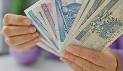 8369,35 zł to nowa pensja minimalna. Szykują się podwyżki dla setek tysięcy Polaków