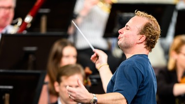 tego w historii koncertu z wiednia nie było. dyrygent zaskoczył wszystkich