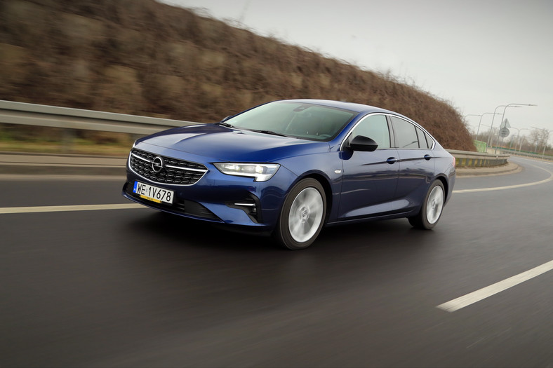 Opel Insignia – autostrada to jej żywioł