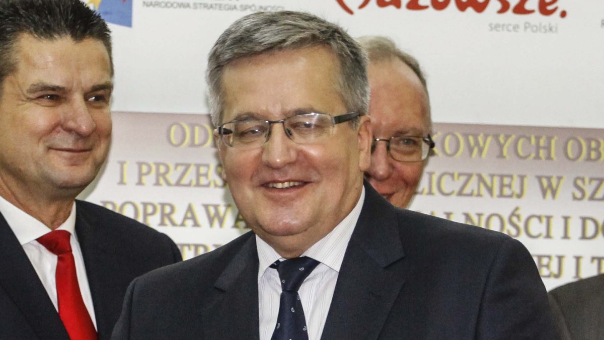 Prezydent Bronisław Komorowski podpisał nowelizację ustawy o uprawnieniach do ulgowych przejazdów, zgodnie z którą od 1 stycznia 2014 r. taką ulgę otrzymają nauczyciele przedszkoli, jednocześnie zostanie zmniejszona wysokość ulgi dla wszystkich nauczycieli.