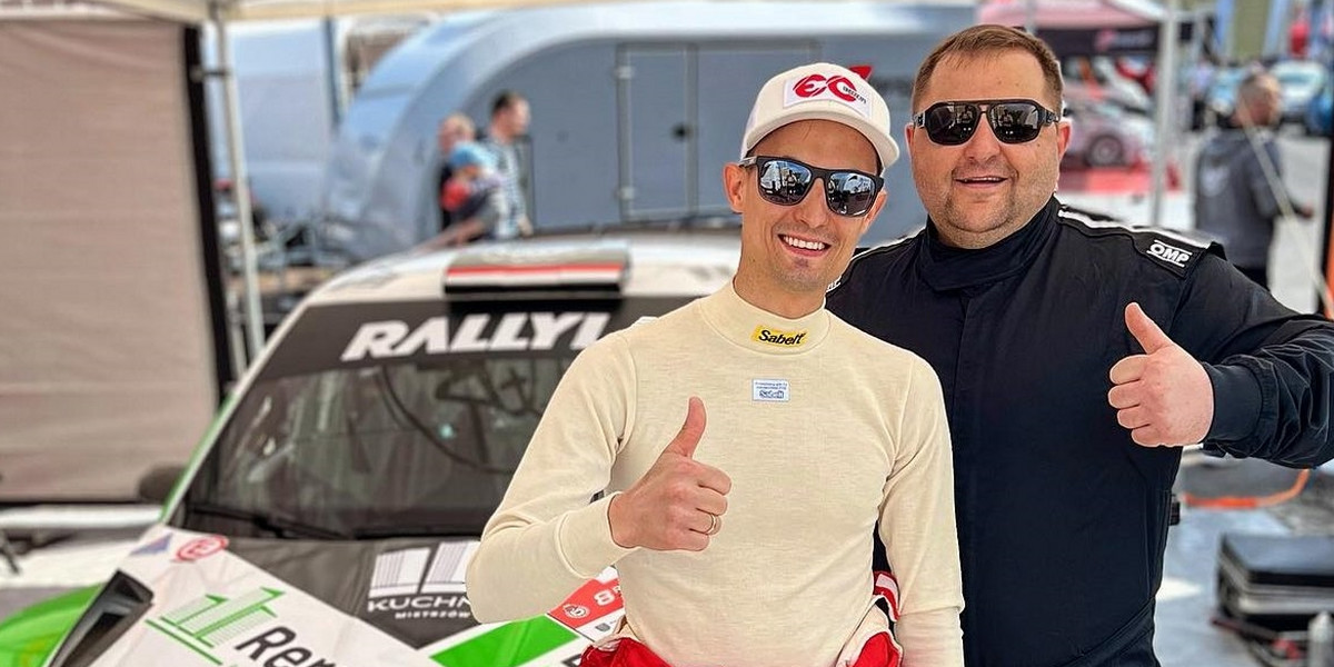 Maciej Kot i jego pilot Marcin Golonka są zadowoleni z tego, że wzięli udział w rajdzie w Wieliczce.