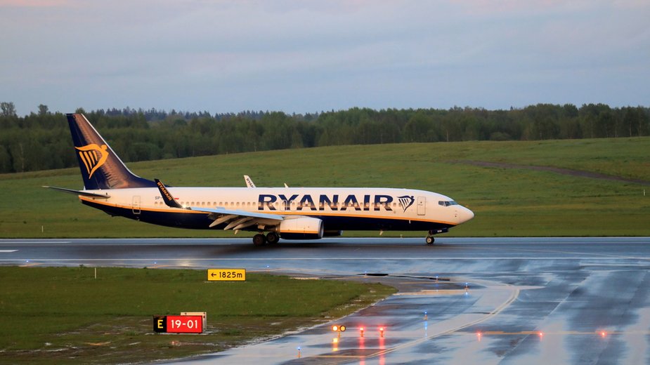 W niedzielę pod pretekstem zagrożenia bombowego Białoruś zmusiła do lądowania na lotnisku w Mińsku samolot linii Ryanair lecący z Aten do Wilna