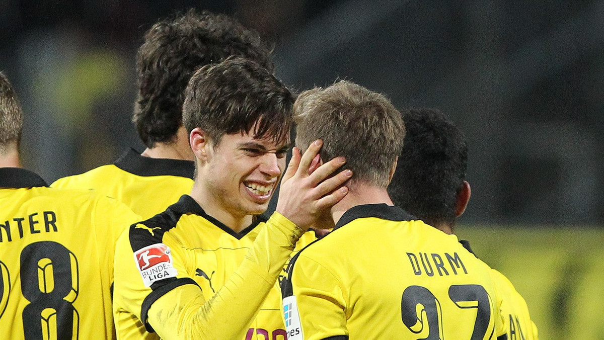 W środowy wieczór działo się nie tylko na Allianz Arena. Borussia wygrała w Darmstadt 2:0 (2:0) i odrobiła trzy z ośmiu punktów do Bayernu, ale wydarzeniem 24. kolejki Bundesligi był hat trick 37-letniego Claudio Pizarro, który niemal w pojedynkę zapewnił Werderowi Brema efektowne zwycięstwo na wyjeździe z Bayerem Leverkusen 4:1 (1:0).