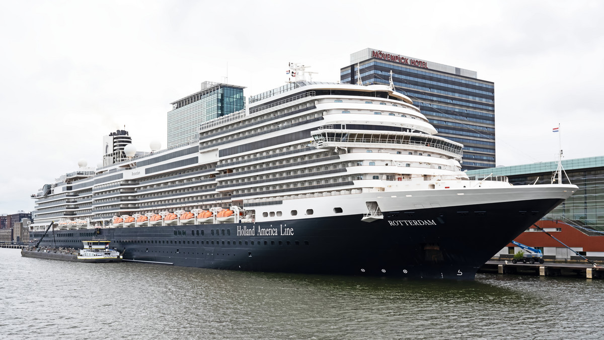 Amsterdam planuje wyeliminować statki wycieczkowe z centrum miasta