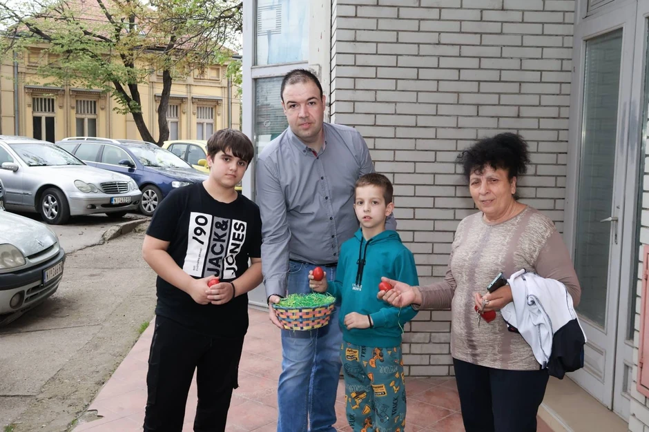 Peto komšijsko okupljanje u gradu Nišu u višespratnici 