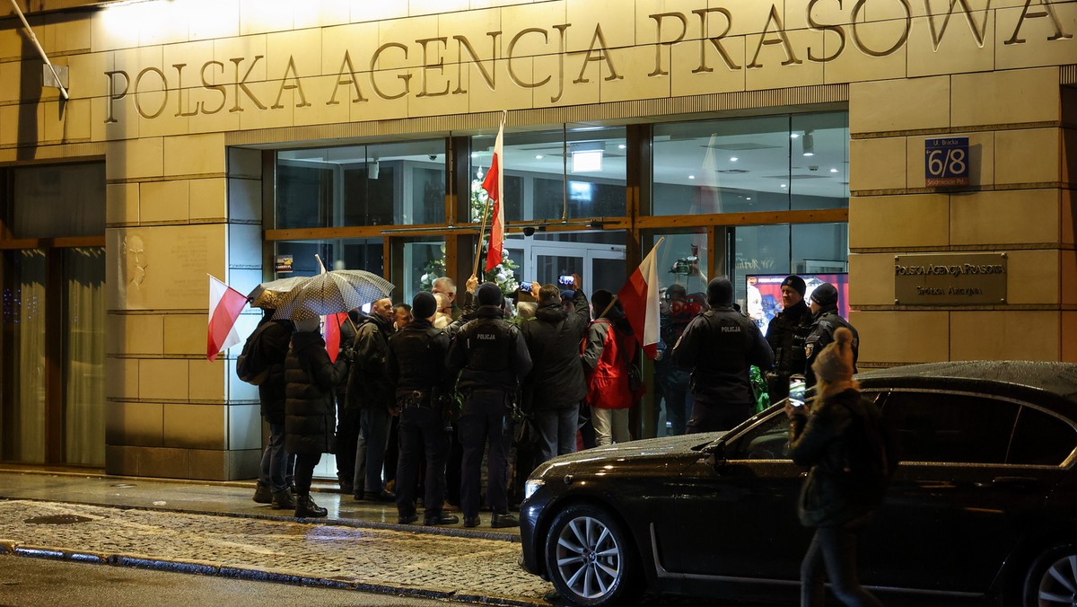 Demonstracja przed siedzibą PAP