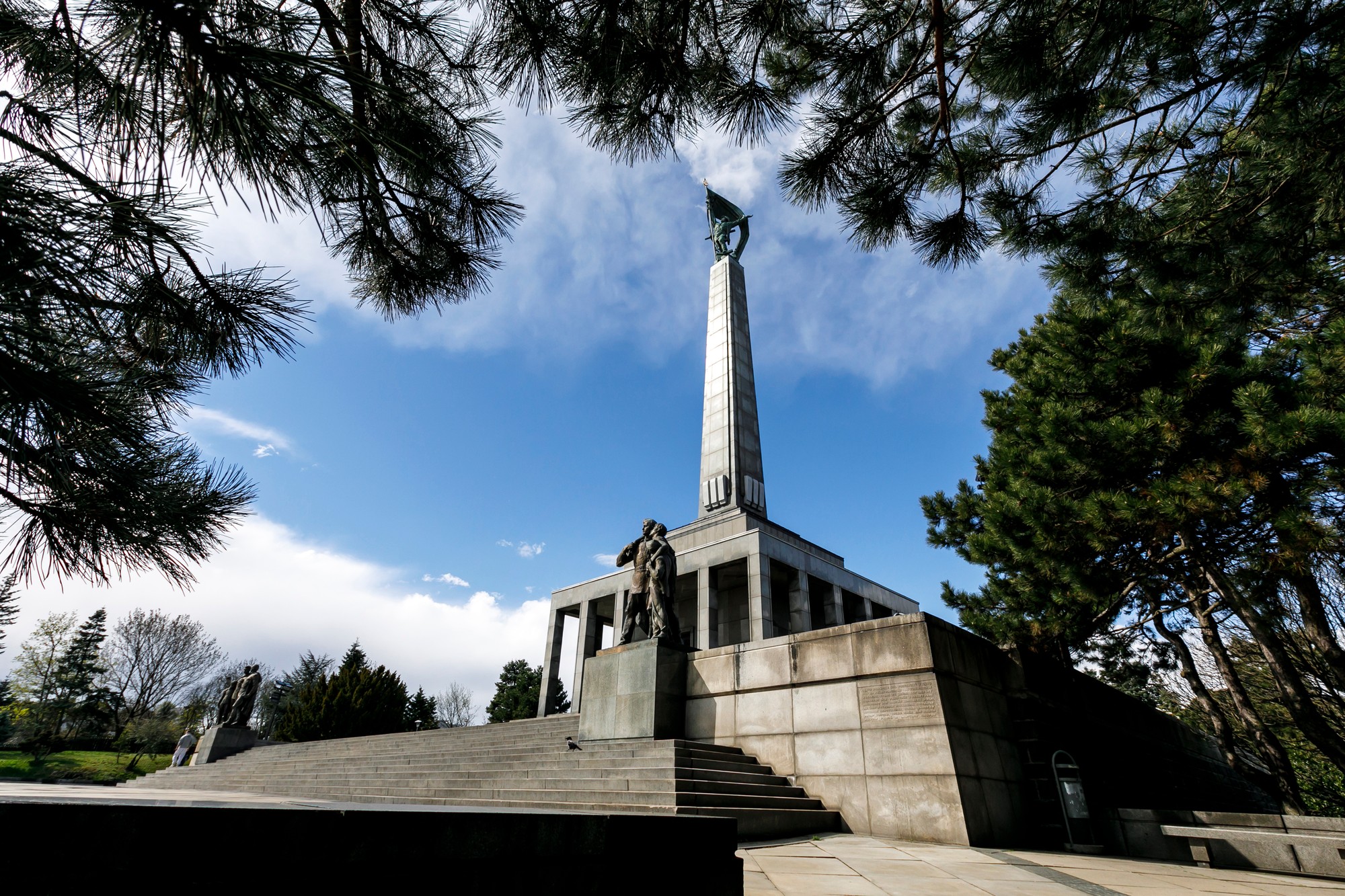 Prezident navštívil pamätník Slavín pri príležitosti 80. výročia oslobodenia Bratislavy. 