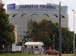 PO apeluje: Skończmy z degrengoladą w TVP