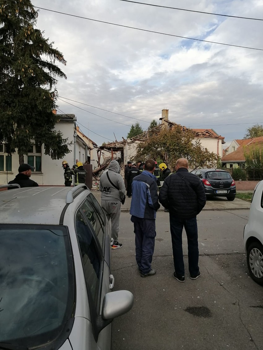 Policija obezbeđuje mesto gde je došlo do eksplozije