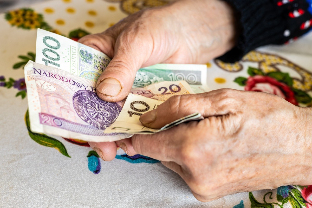 Mam 60 lat i 40 lat stażu pracy. Jaką emeryturę wypłaci mi ZUS