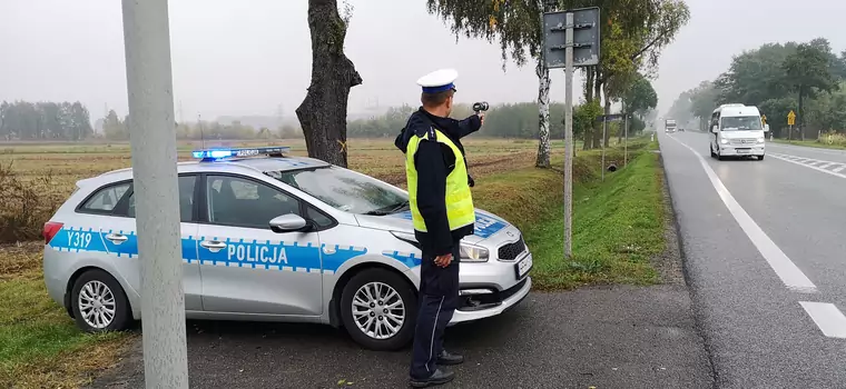 Policja zapowiada więcej kontroli i przypomina o obostrzeniach podczas majówki