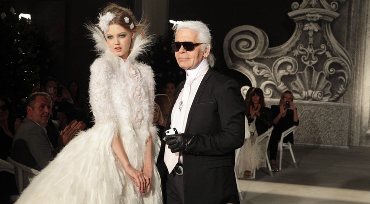 Karl Lagerfeld 2012-ben a Párizsi divathéten Fotó: Getty Images