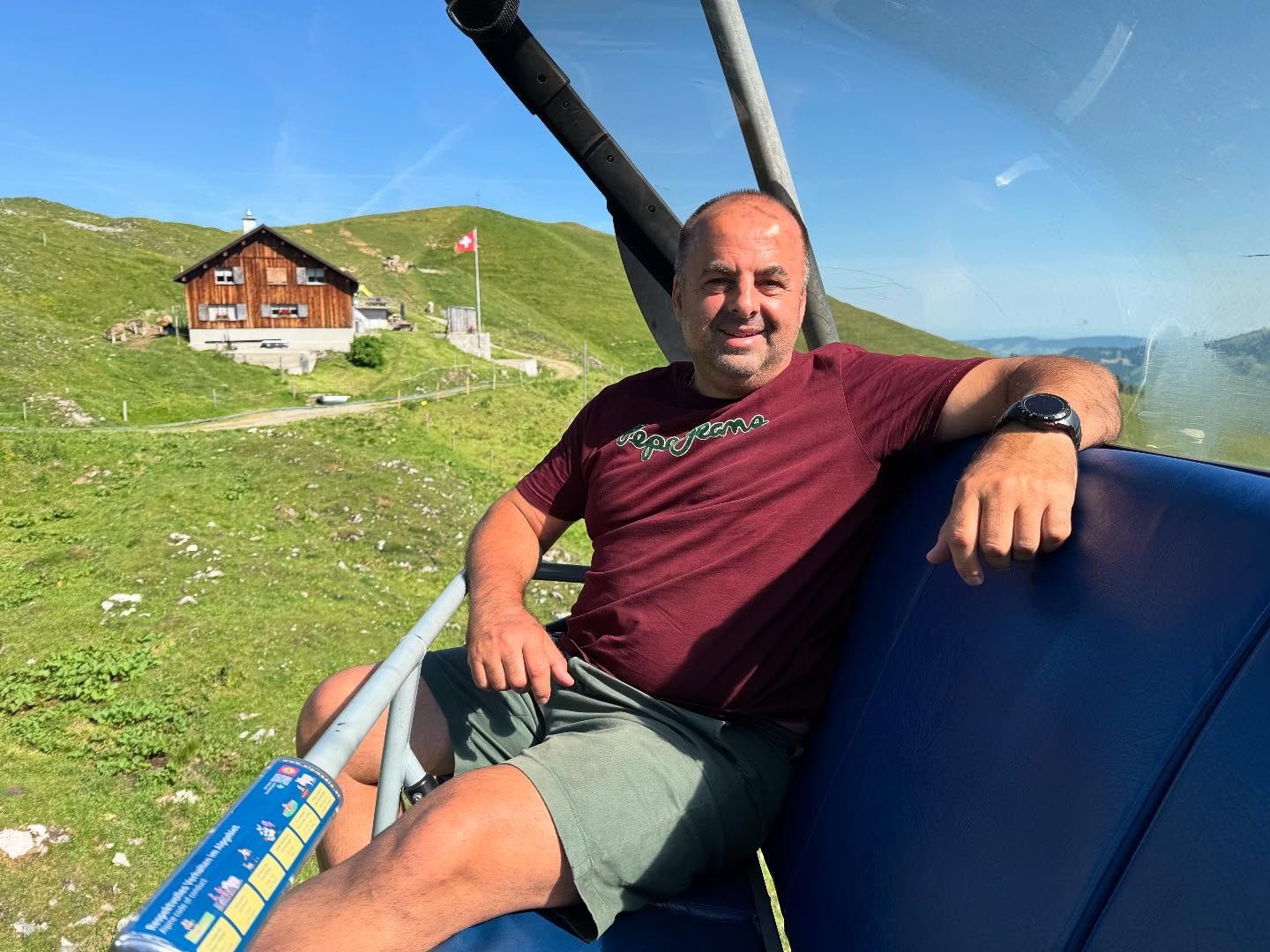 Moderátor a zabávač Richard Vrablec.