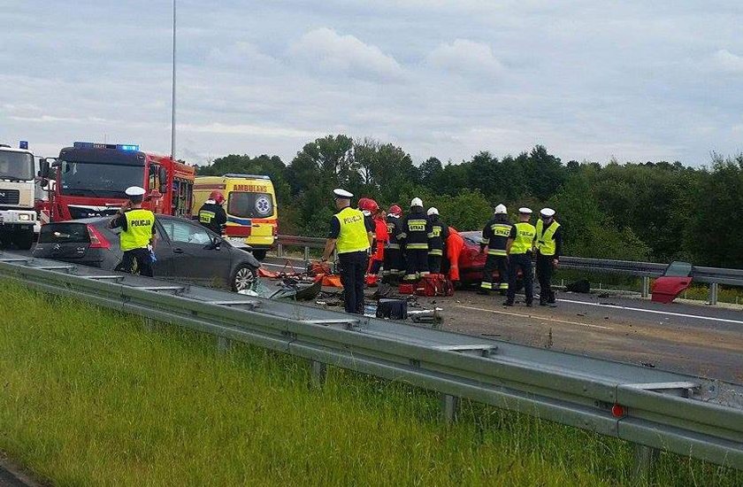 Śmiertelny wypadek pod Gorzowem. Jedna osoba nie żyje, sześć rannych