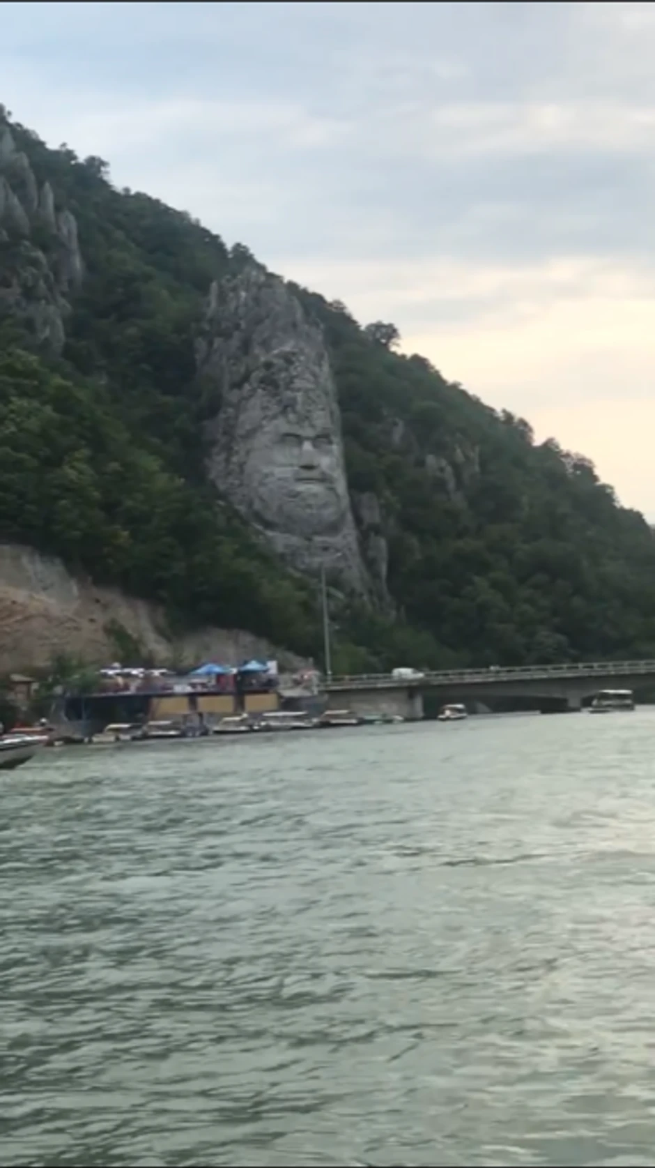 Statua Decebela u steni